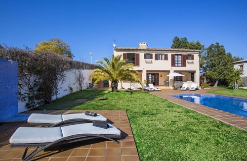 Tarraula House | Stylish villa with large pool overlooking Mediterranean garden