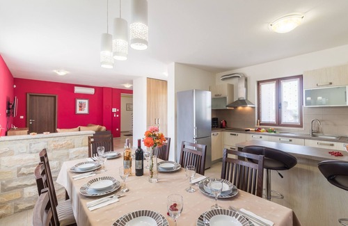 Stokovci House | Stylish villa * with swimming pool and grill, bicycles, free WiFi