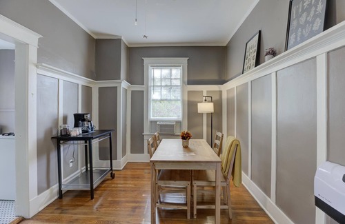 Midtown Apartment | Stylish Vintage Apartment in Midtown Close to All!
