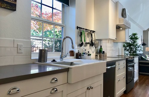 Junior College Neighborhood Association House | Stylish vintage gem on one of Santa Rosa's prettiest streets!