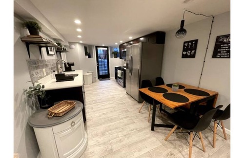 Bay Ridge Apartment | Stylish walk-in 1 bedroom apartment 20 minutes from Manhattan