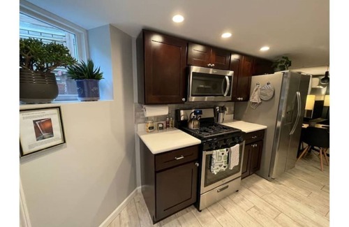 Bay Ridge Apartment | Stylish walk-in 1 bedroom apartment 20 minutes from Manhattan