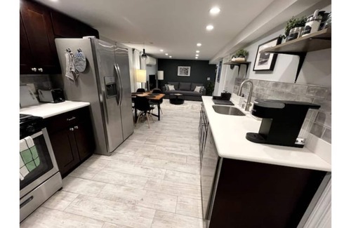 Bay Ridge Apartment | Stylish walk-in 1 bedroom apartment 20 minutes from Manhattan
