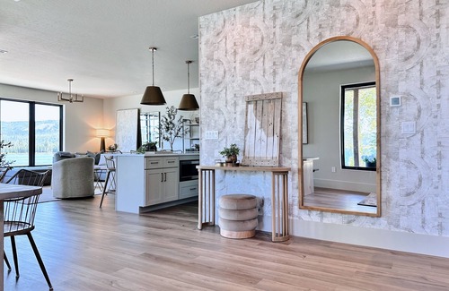 Laclede House | Stylish Waterfront Retreat, 100’ Private Yard and Beach + Panoramic Water Views
