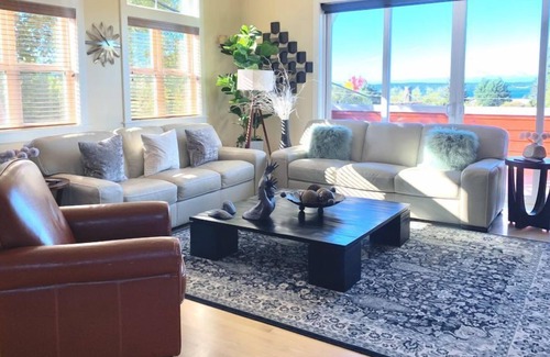 West Seattle House | Stylish West Seattle House with Modern Design