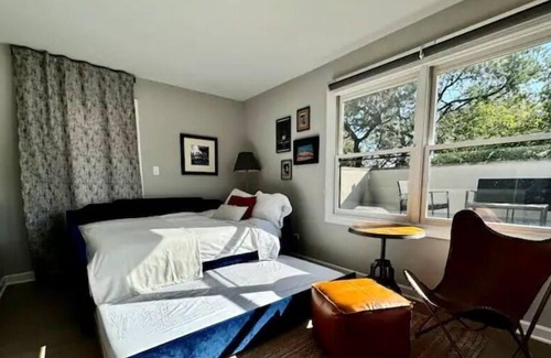 Wicker Park House | Stylish Wicker Park Home with Garage