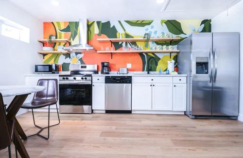Winter Garden Apartment | StylishAptWtrGrdnOppLake&Prk&Yrd