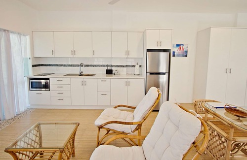 Matavera Villa | Stylishly Designed With A Romantic Seaside Location Villa