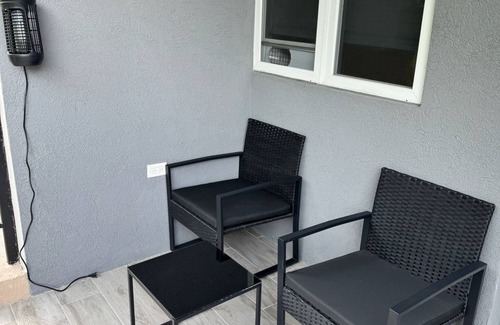 Norbrook Apartment | Stylist Hideaway with Modern Living plus Poolside Relaxation.