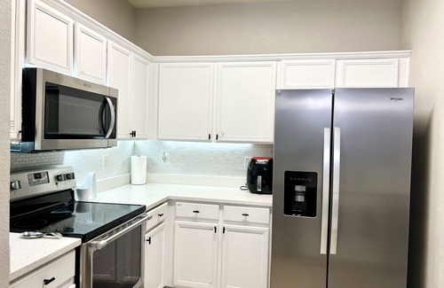 South Arlington House | Stylist home ~free 5 mins park & walk to AT&T Stadium