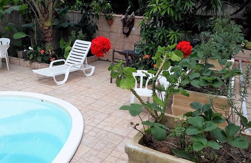 Bairro da Enseada House | Suíte 6 com piscina e wi-fi em Caraguatatuba