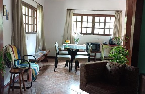 Rio Vermelho Sul House | Suíte Ampla em Casa Familiar com acesso a Lagoa