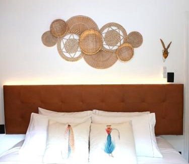 Itaoca House | Suíte Casal no Centro de Guararema - Vilarejo