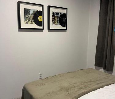 Velha House | Suíte com BWC PRIVATIVO Com AR Ao Lado da Vila Germânica Oktoberfest