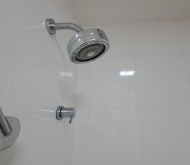 Jacarepagua House | Suíte com varanda e piscina na Barra da Tijuca - RJ