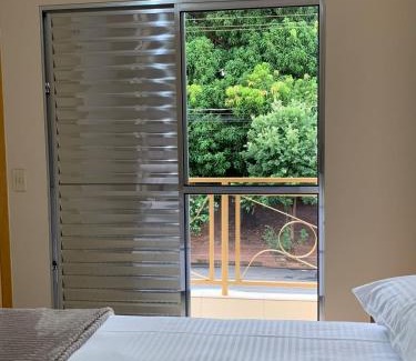 Sao Jose do Rio Preto House | Suíte de Casal Privativa com Sacada