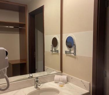 Bauru Apartment | Suíte premium - Metropolitan Square Hotel