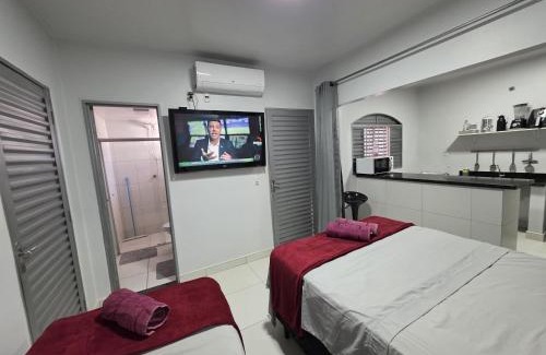 Goiania House | Suíte Privativa Climatizada Mobiliada com Garagem e Wi-Fi 2