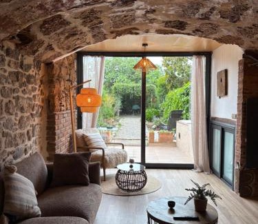 Moia Apartment | Suíte Sant Sebastià con jacuzzi, sauna y jardín