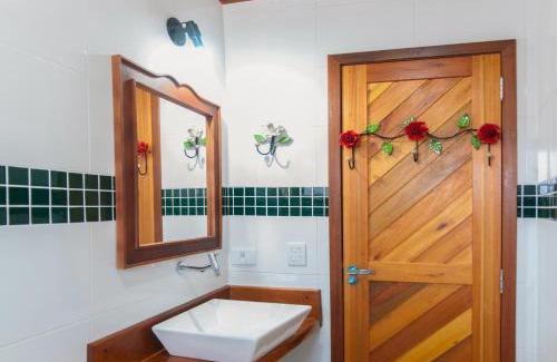 Tesouro da Colina House | Suítes Yamamoto Ilhabela