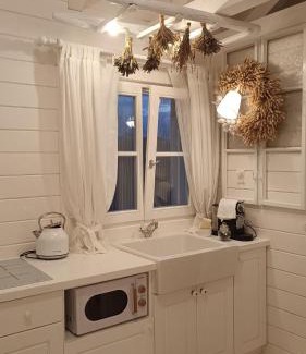 Pouzdrany House | Sušarna Romantik