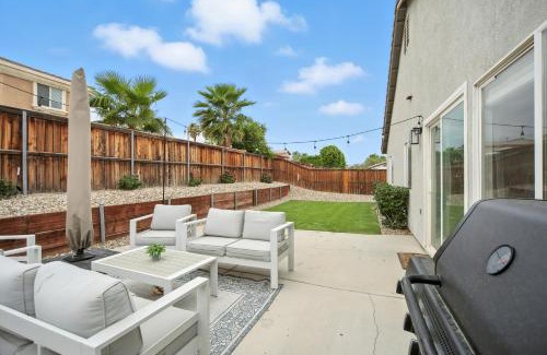 Coachella House | Sunny Desert Retreat Near Coachella & Stagecoach home