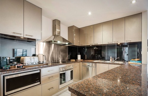 Sullivan's Cove Apartment | SUB PENTHOUSE LUXE SUITE. CBD. FREE PARKING.