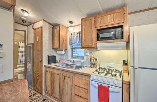 Lincoln House | Sublime Dragonfly Cottage with Lake Access!