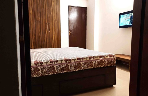 Bhubaneshwar Bed & Breakfast | Sublime Home stay: Deluxe Room with Balcony
