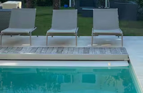 Thiais House | Sublime house with cinema gym swimming pool and sauna
