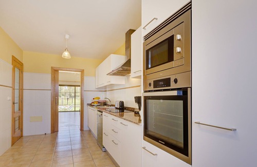 Caleta de Fuste Villa | Substantial Villa for 6/8 people with outdoor covered terrace, pool and gardens