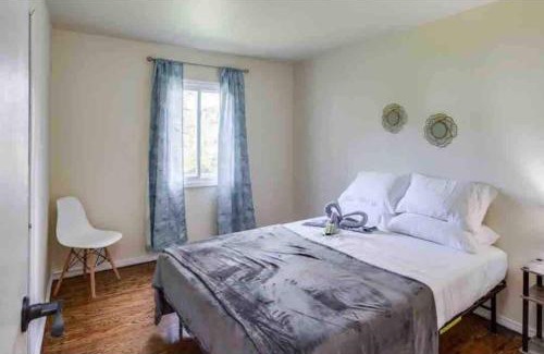 Henrietta House | Suburb comfy home near RIT and airport