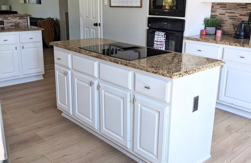 Keller House | Suburban Comfort - Family Home In Friendly Neighborhood
