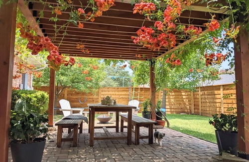 Keller House | Suburban Comfort - Family Home In Friendly Neighborhood