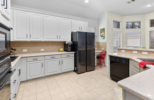 Cypress House | Suburban Corporate Housing w/ Dual Offices and Flex Space