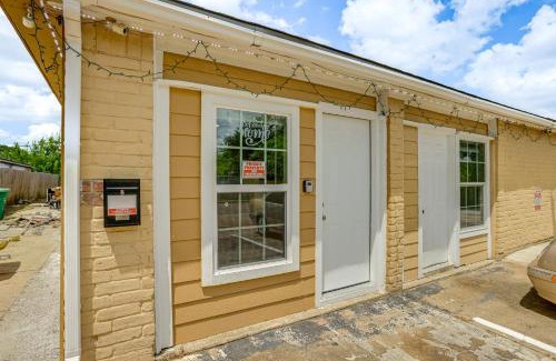 Clodine Apartment | Suburban Home By Arthur Storey Park and HCA Houston!