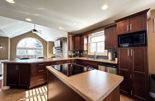 Thunder Bay House | Suburban Luxury 4 Bedroom Property