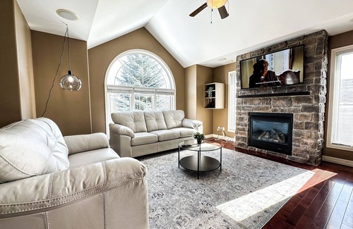 Thunder Bay House | Suburban Luxury 4 Bedroom Property