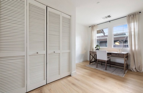 San Diego Apartment | Suburban Luxury Apartment close to Apple and Sharp Rees Stealy