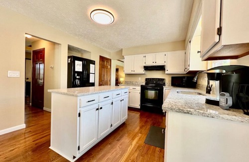 Lindenwald House | Suburban paradise in Liberty TWP