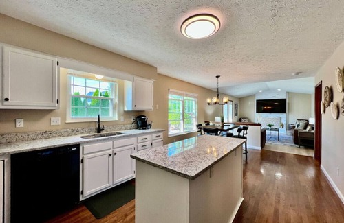 Lindenwald House | Suburban paradise in Liberty TWP