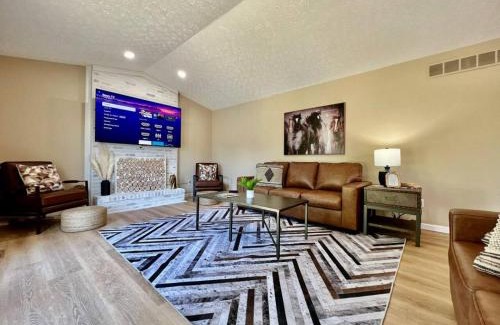 Lindenwald House | Suburban paradise in Liberty TWP