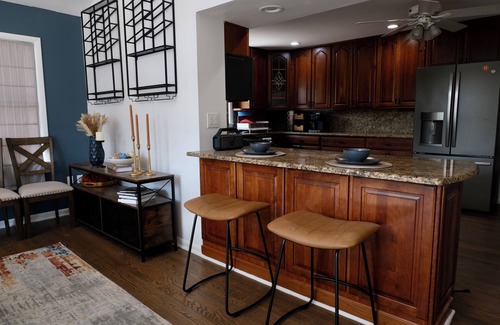 Annandale House | Suburban Paradise