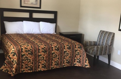 Tusculum Hotel | Suburban's Lavilla Inn