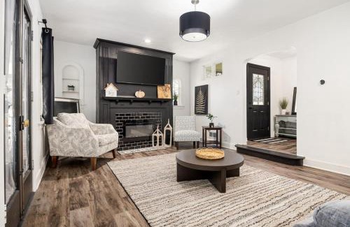 Pekin House | Suburban Sanctuary 3BD Perfect for Long Stays