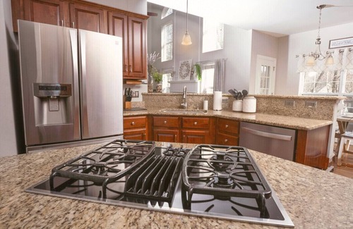 Charlotte Apartment | Suburban Sanctuary Retreat