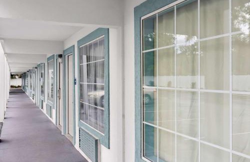 Dock Junction Hotel | Suburban Studios Brunswick I-95