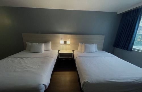 East Syracuse Hotel | Suburban Studios East Syracuse Carrier Circle