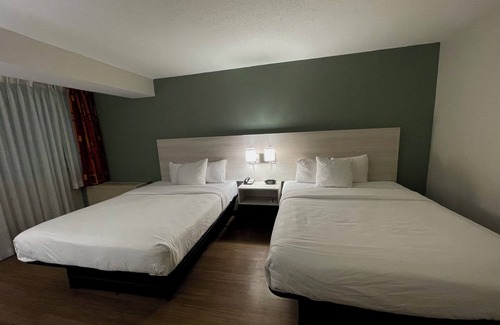 East Syracuse Hotel | Suburban Studios East Syracuse Carrier Circle