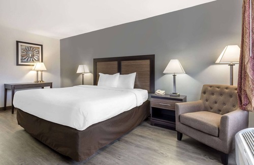 Gainesville Hotel | Suburban Studios Gainesville
